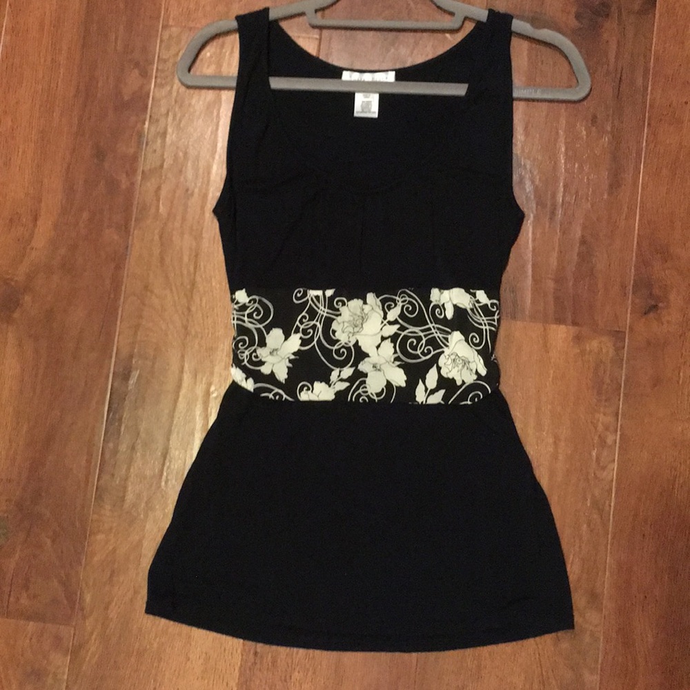 Black House White Market tank